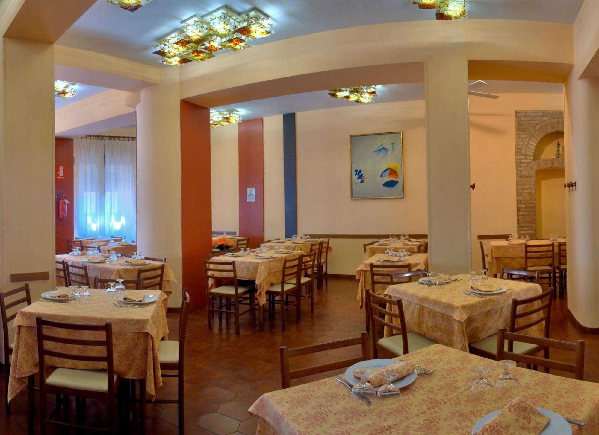 Hotel Giardinetto Loreto Bagian luar foto