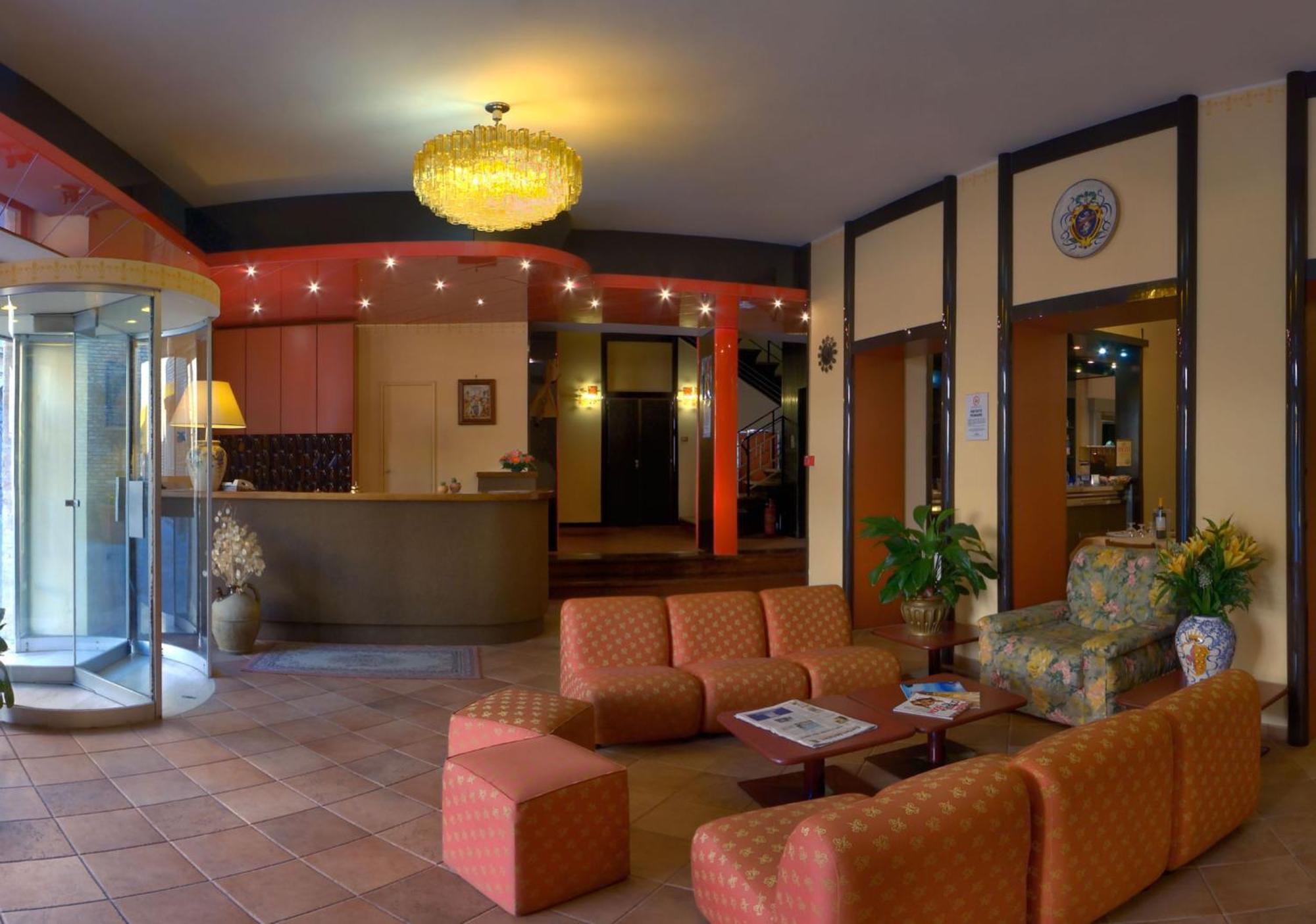 Hotel Giardinetto Loreto Bagian luar foto